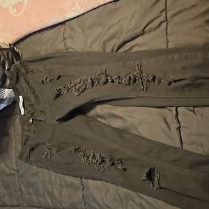 Black ripped skinny jeans